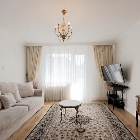 Lampedziai Lakeside Apartment